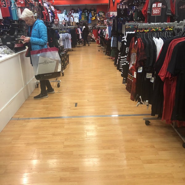 Chicago Locker Room Schaumburg, IL