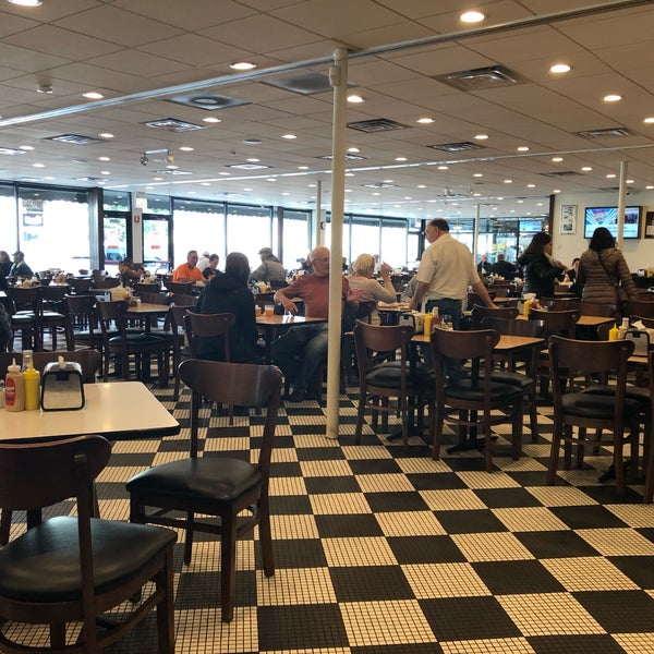 Photo taken at Manny&#39;s Cafeteria &amp; Delicatessen by Andrew W. on 10/5/2019