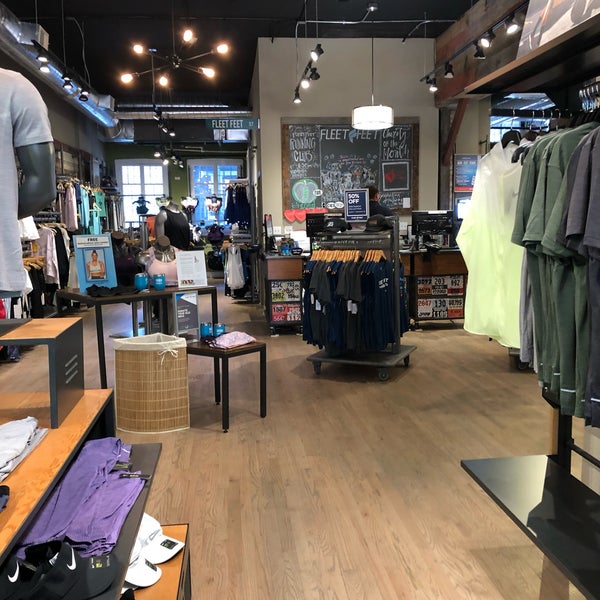 Fleet Feet Old Town Triangle Chicago, IL