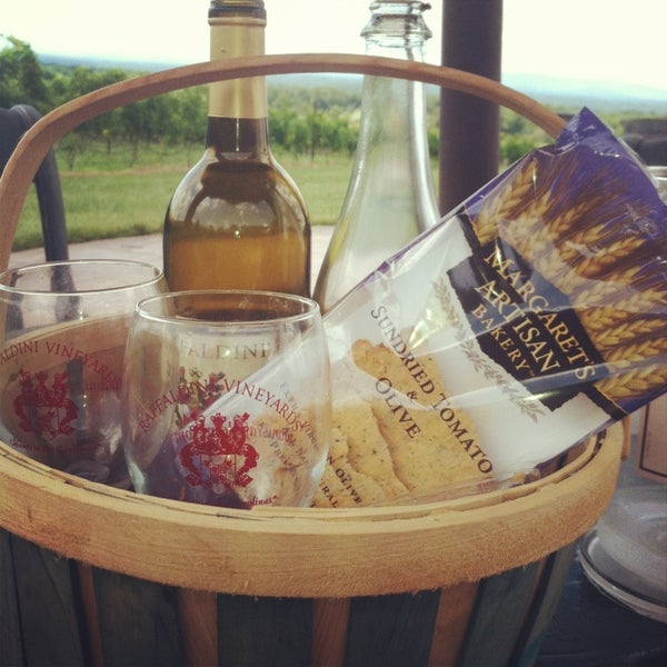 7/8/2013 tarihinde Michelle H.ziyaretçi tarafından Raffaldini Vineyards &amp; Winery'de çekilen fotoğraf