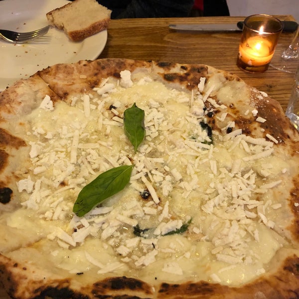 3/13/2019 tarihinde kat l.ziyaretçi tarafından Sorbillo Pizzeria'de çekilen fotoğraf