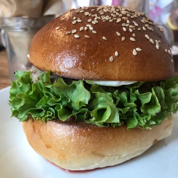 Das Foto wurde bei Dish fine burger bistro von Patricie D. am 6/15/2019 aufgenommen