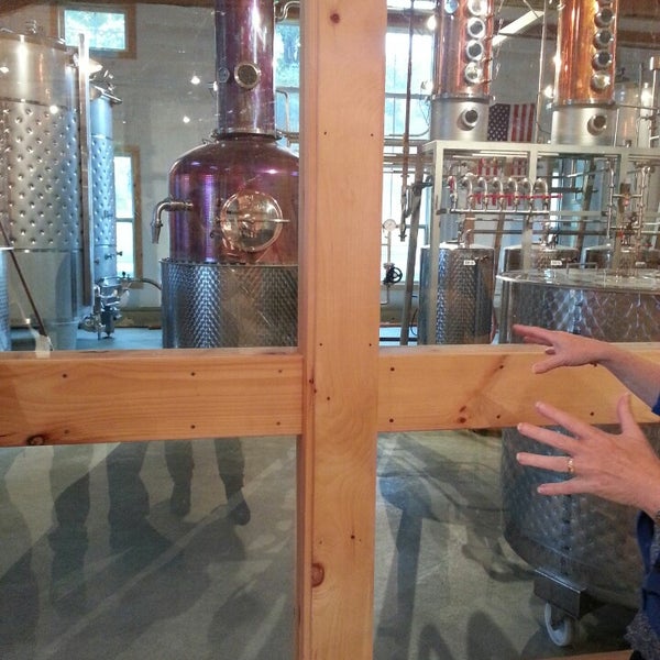 รูปภาพถ่ายที่ SILO Distillery โดย Lea L. เมื่อ 10/6/2013