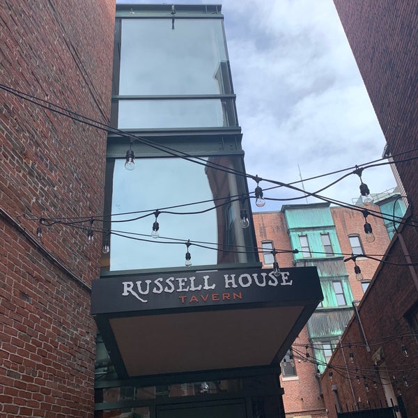 Das Foto wurde bei Russell House Tavern von Lea L. am 3/23/2019 aufgenommen