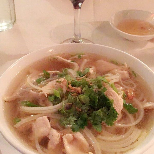 Foto diambil di Bui Vietnamese Cuisine oleh Lea L. pada 9/30/2016