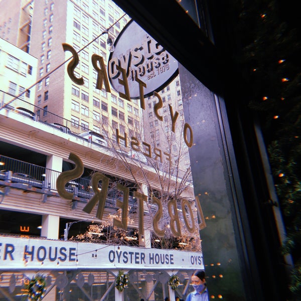 Foto tomada en Oyster House  por Carina C. el 5/14/2022