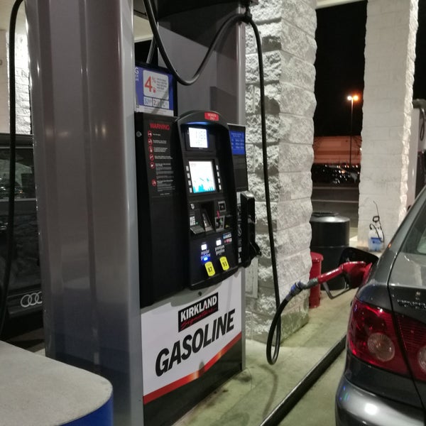 Costco Gasoline Fuel Station in Sterling
