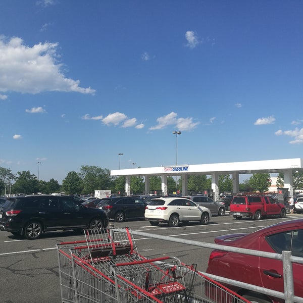 Costco Gasoline Fuel Station in Sterling