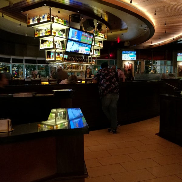 Photo taken at BJ&#39;s Restaurant &amp; Brewhouse by R . on 4/29/2018