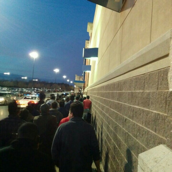 Photos at Best Buy Electronics Store in Sterling