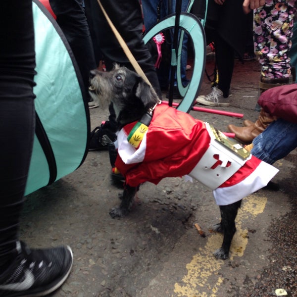 Photo taken at Chatsworth Road Market by snarkle on 9/5/2015