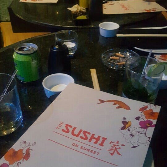 4/16/2016에 Daniel F.님이 The Sushi On Sunset에서 찍은 사진