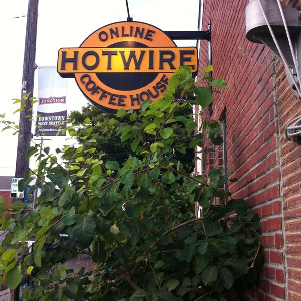 Photo taken at Hotwire Coffeehouse by Dana H. on 8/29/2013