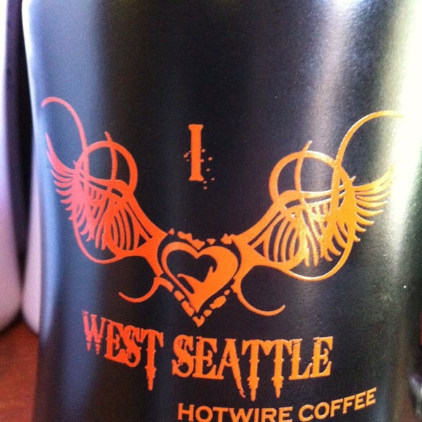 Das Foto wurde bei Hotwire Coffeehouse von Dana H. am 7/14/2013 aufgenommen