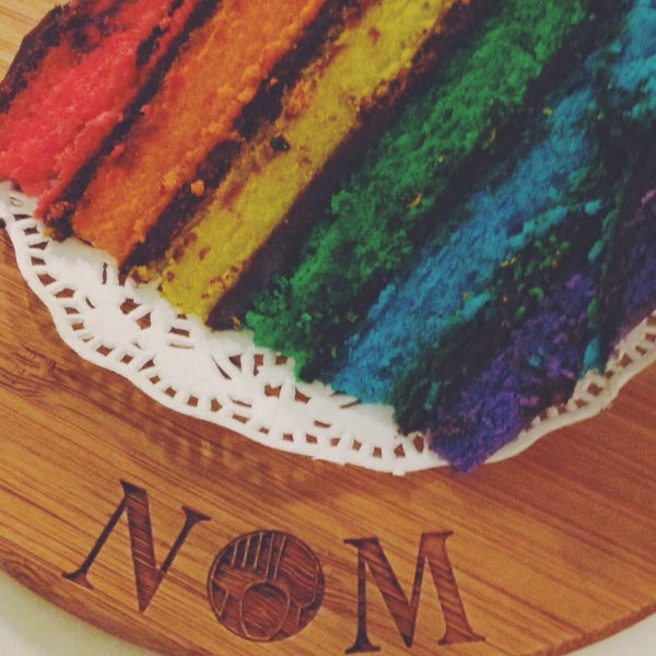Rainbow cake (salted caramel)