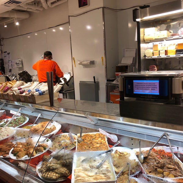 Foto scattata a Citarella Gourmet Market - West Village da Laurence H. il 9/18/2018