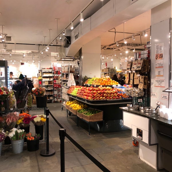 3/2/2019 tarihinde Laurence H.ziyaretçi tarafından Citarella Gourmet Market - West Village'de çekilen fotoğraf