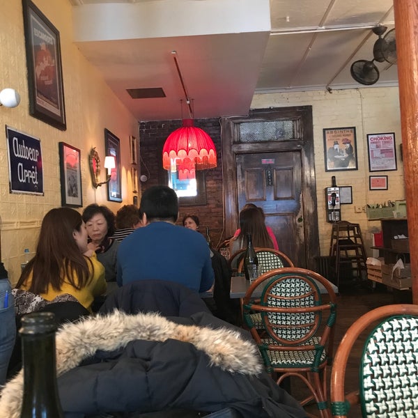 Photo taken at Le Grainne Cafe by Laurence H. on 2/18/2018