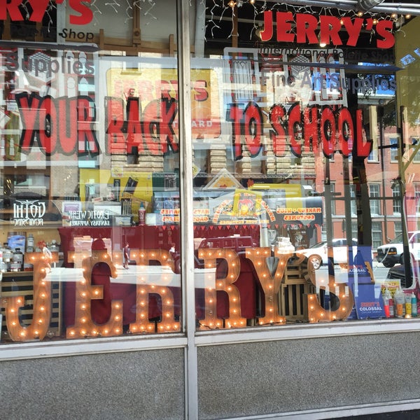 Photo prise au Jerry&#39;s New York Central par Laurence H. le8/22/2016