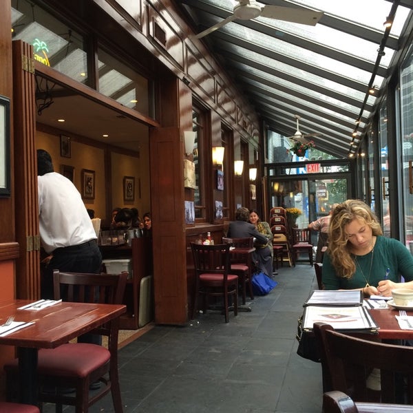 Photo prise au Gramercy Cafe par Laurence H. le10/4/2014