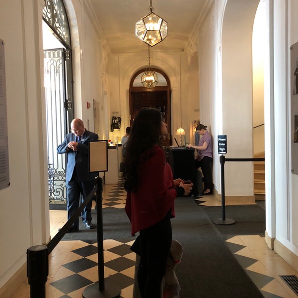 Photo taken at Neue Galerie by Laurence H. on 4/6/2019