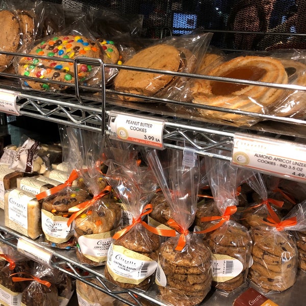 10/29/2019 tarihinde Laurence H.ziyaretçi tarafından Citarella Gourmet Market - West Village'de çekilen fotoğraf