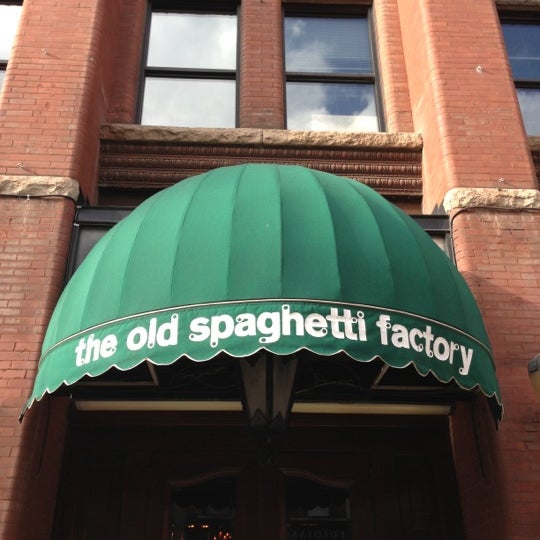 Foto diambil di The Old Spaghetti Factory oleh James K. pada 12/16/2012