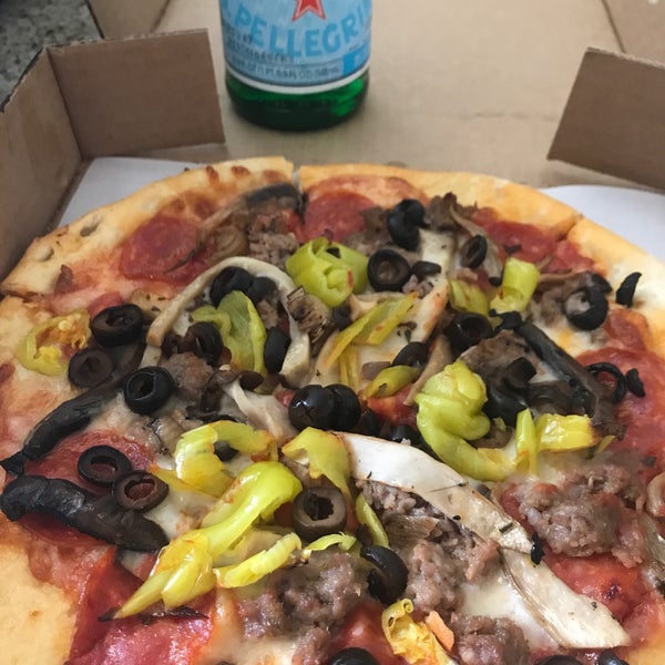 6/14/2018にCal V.がPatxi&#39;s Pizzaで撮った写真