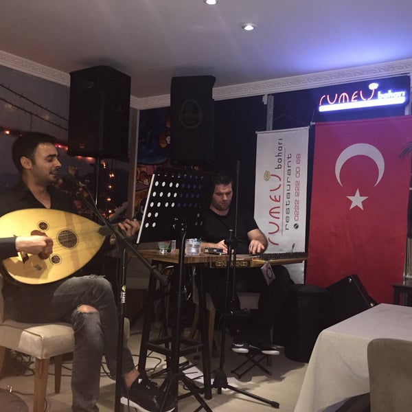 Foto scattata a Rumeli Baharı Restaurant da Şükrü K. il 9/15/2017