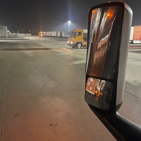 Walmart Distribution Center Porterville, CA'da fotoğraflar