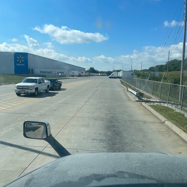 Walmart Distribution Center Harrisonville, MO
