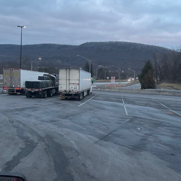 South Midway Service Plaza Rest Area in Bedford