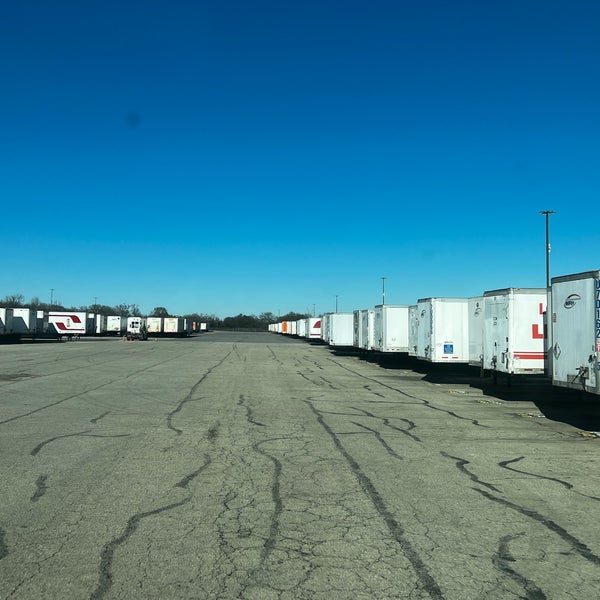 Lowe's Distribution Center Structure in Mount Vernon