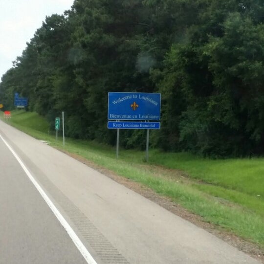 Photos at Mississippi / Louisiana State Line Border Crossing in Kentwood
