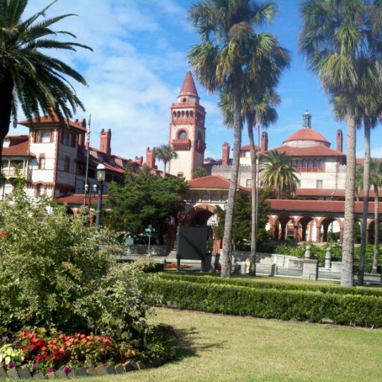 Photo taken at Old Town Trolley Tours St Augustine by Lisa E. on 12/1/2012