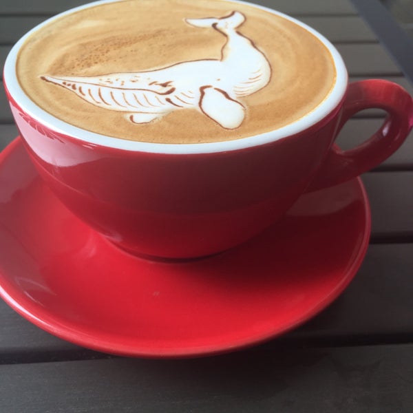 รูปภาพถ่ายที่ Elite Audio Coffee Bar โดย Holden เมื่อ 6/9/2015