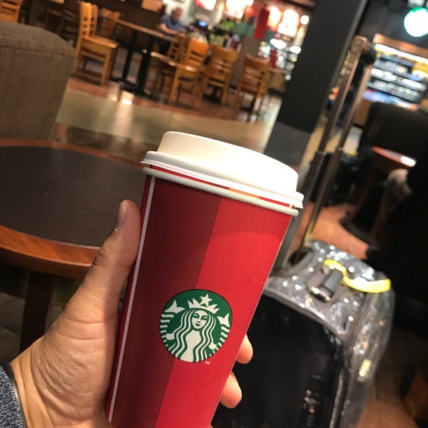 Photo taken at Starbucks by Soli Kitchen - س. on 11/23/2018