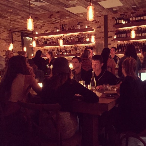 4/30/2015 tarihinde Andrea S.ziyaretçi tarafından MIUSA Wine Bar'de çekilen fotoğraf