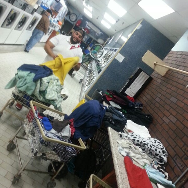 Red Hook Laundromat Laundry Service in Brooklyn