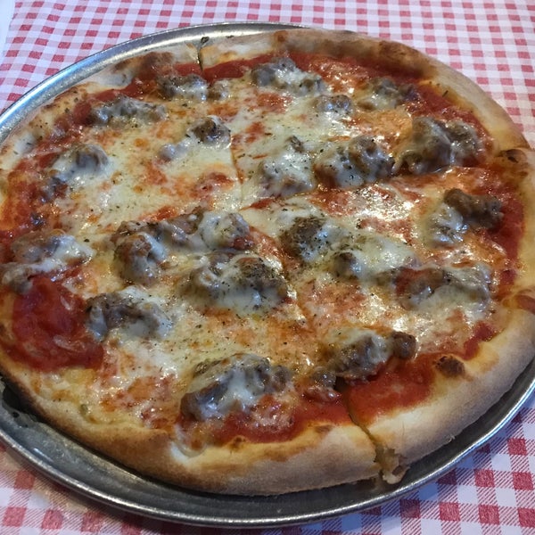 Photo taken at Bongiorno&#39;s Italian Deli &amp; Pizzeria by Bill D. on 11/17/2017