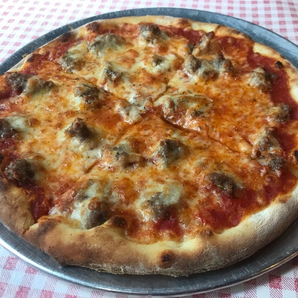 Photo taken at Bongiorno&#39;s Italian Deli &amp; Pizzeria by Bill D. on 1/25/2018