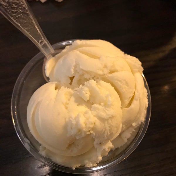 11/8/2017에 Bill D.님이 George&#39;s Ice Cream &amp; Sweets에서 찍은 사진
