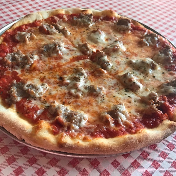 Photo taken at Bongiorno&#39;s Italian Deli &amp; Pizzeria by Bill D. on 7/7/2017