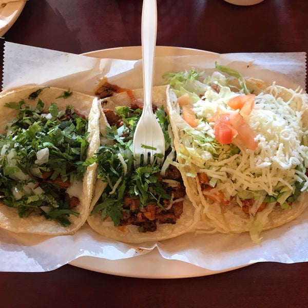 El Famous Burrito Rogers Park 7047 N Clark St