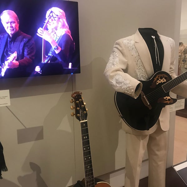 Foto diambil di Musical Instrument Museum oleh Bill D. pada 9/26/2018