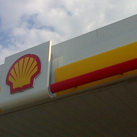 Photo taken at Shell by Peter v. on 8/28/2013