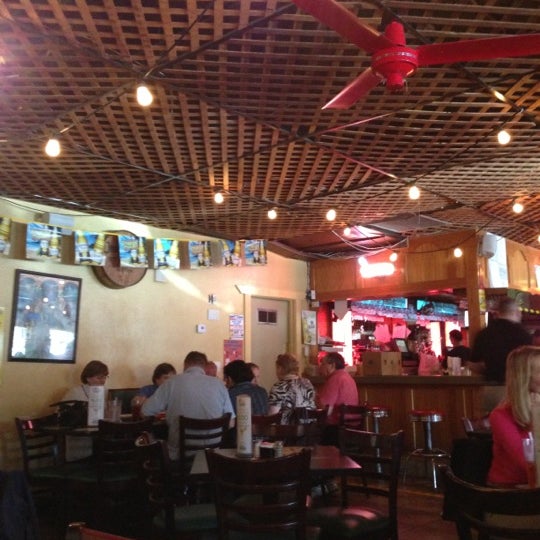 11/8/2012 tarihinde Josh O.ziyaretçi tarafından Benny&#39;s Restaurant and Tequila Bar'de çekilen fotoğraf