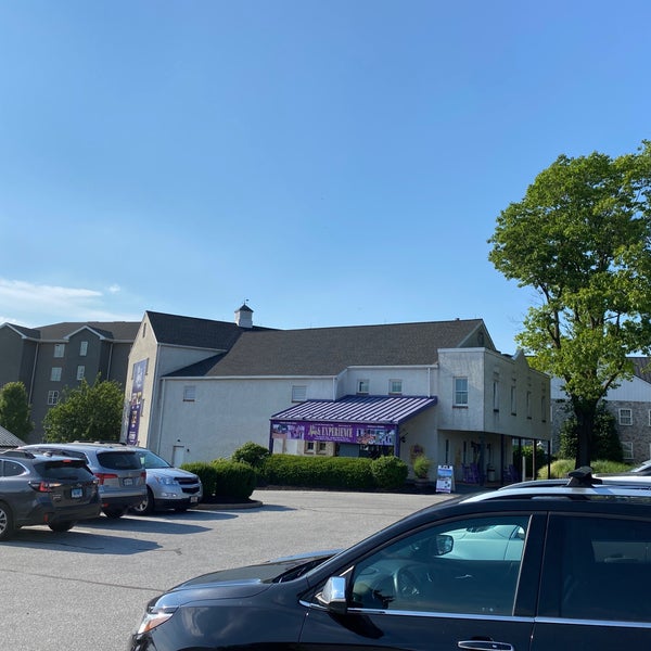 The Amish Experience Plain & Fancy Bird in Hand, PA