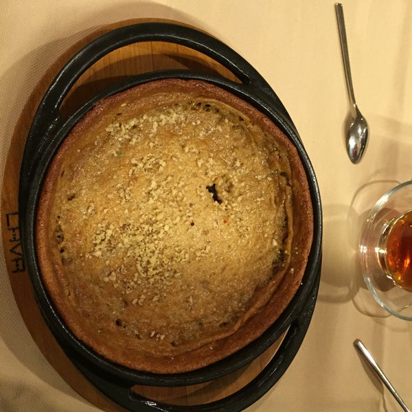 Das Foto wurde bei Çeşmîdil Cafe &amp; Restaurant von Siyame T. am 2/14/2015 aufgenommen