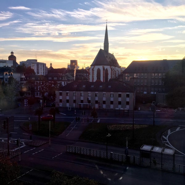10/16/2016 tarihinde Karyn G.ziyaretçi tarafından Hilton Mainz'de çekilen fotoğraf